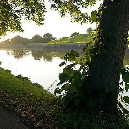 One-twenty-one Naarden