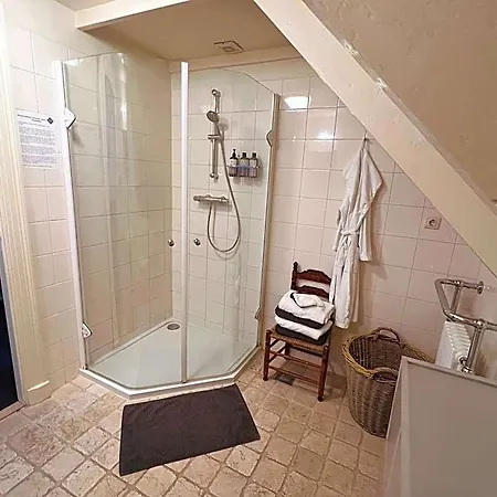 Bed & Breakfast One-twenty-one Naarden
