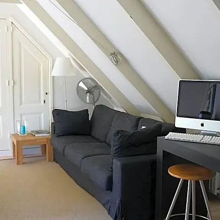 One-twenty-one Bed & Breakfast 4*