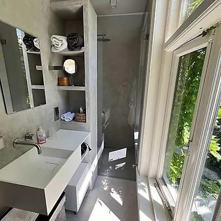 One-twenty-one Bed & Breakfast 4*