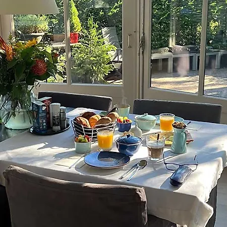 Bed & Breakfast One-twenty-one 4*