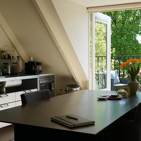 One-twenty-one Bed and breakfast 4*