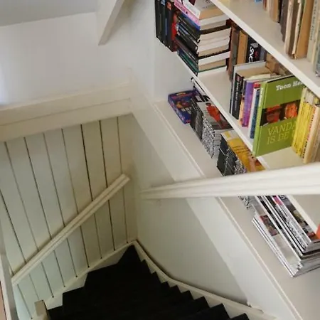 Bed & Breakfast One-twenty-one Naarden
