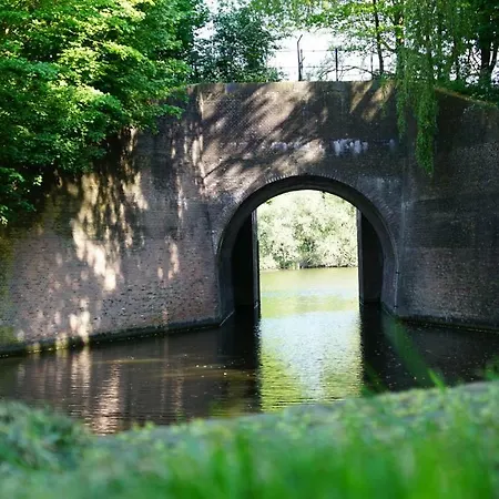 One-twenty-one Naarden