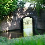 One-twenty-one Naarden
