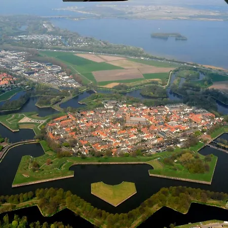 One-twenty-one Bed and breakfast Naarden